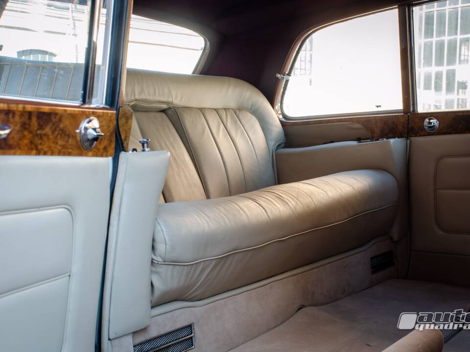 Bild 9/14 von Rolls-Royce Phantom V (1966)