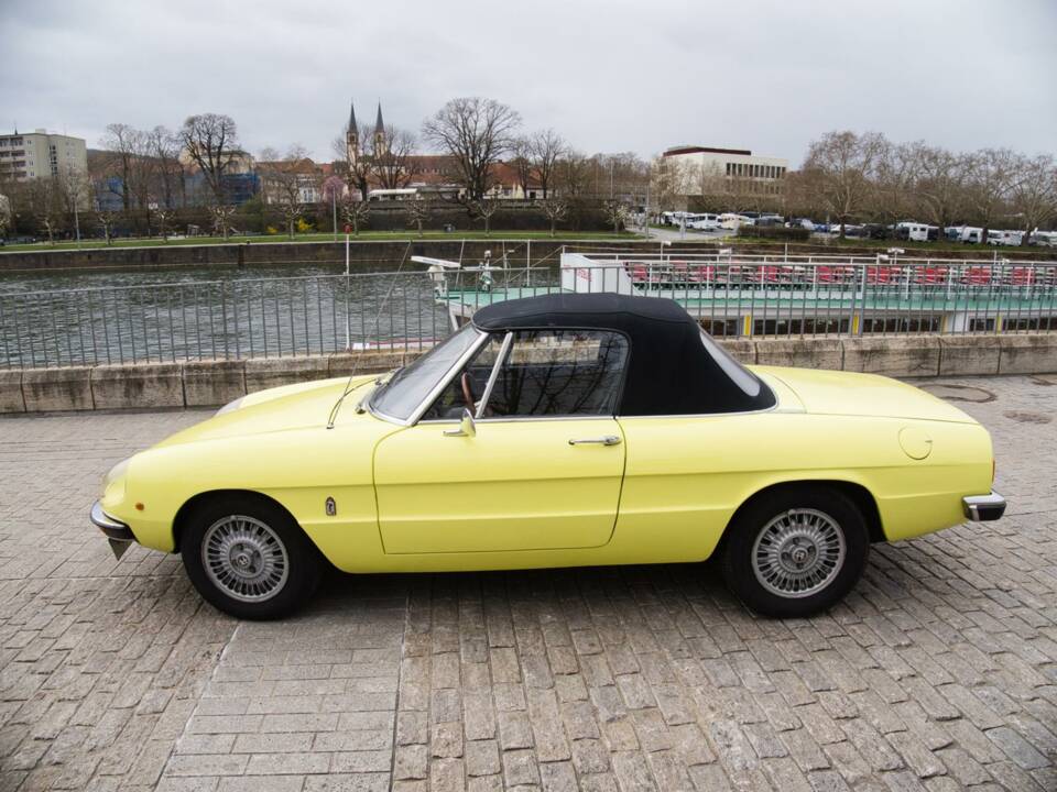 Immagine 2/5 di Alfa Romeo 1600 Spider (1976)
