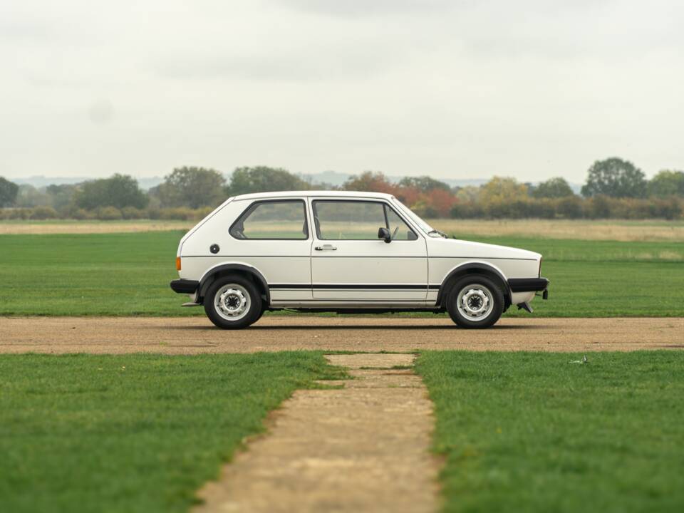 Image 18/40 of Volkswagen Golf I GTI 1.6 (1980)