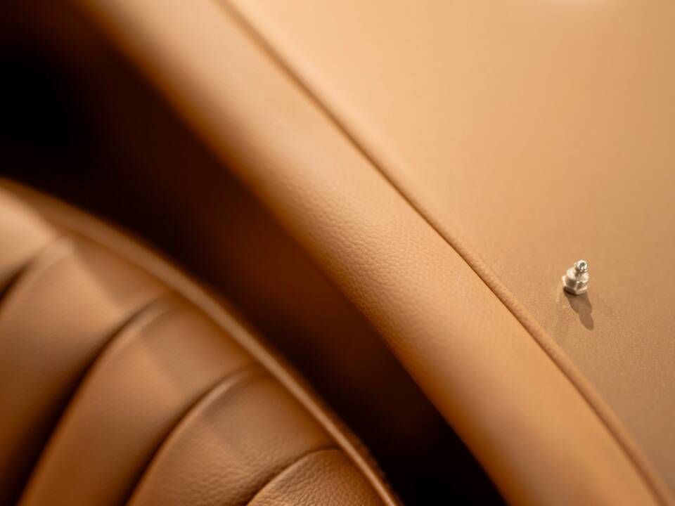 Image 18/50 of Jaguar XK 120 OTS (1952)