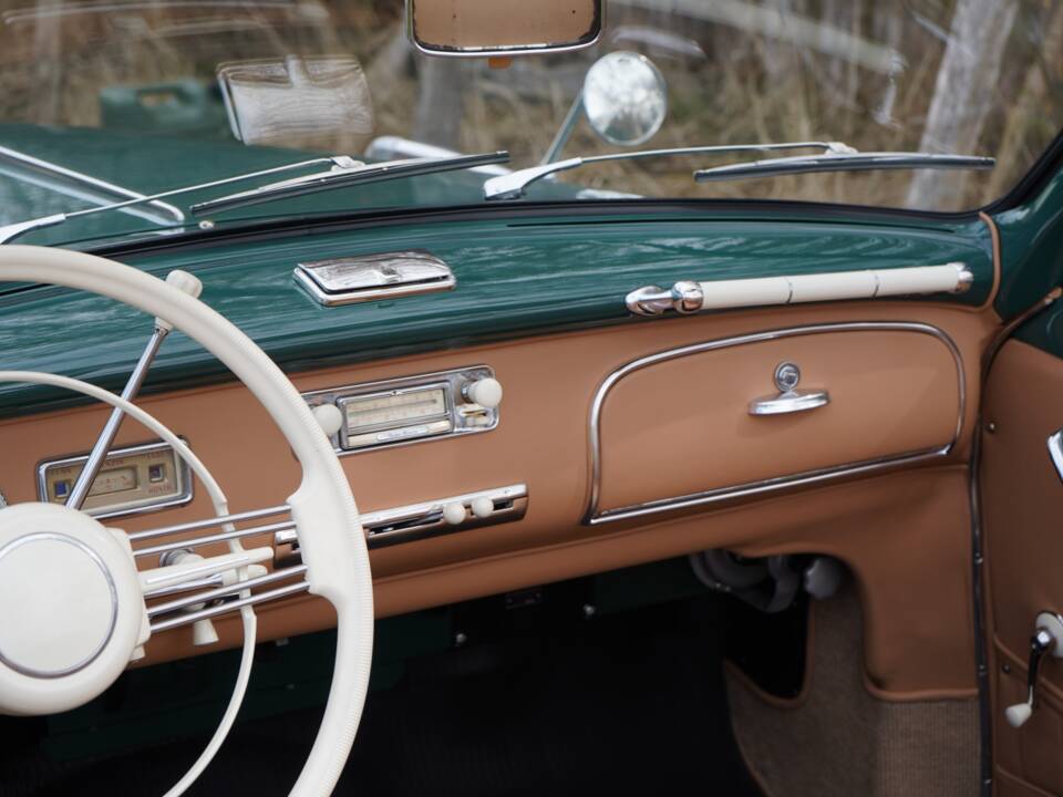 Image 12/38 of BMW 502 Baur (1955)