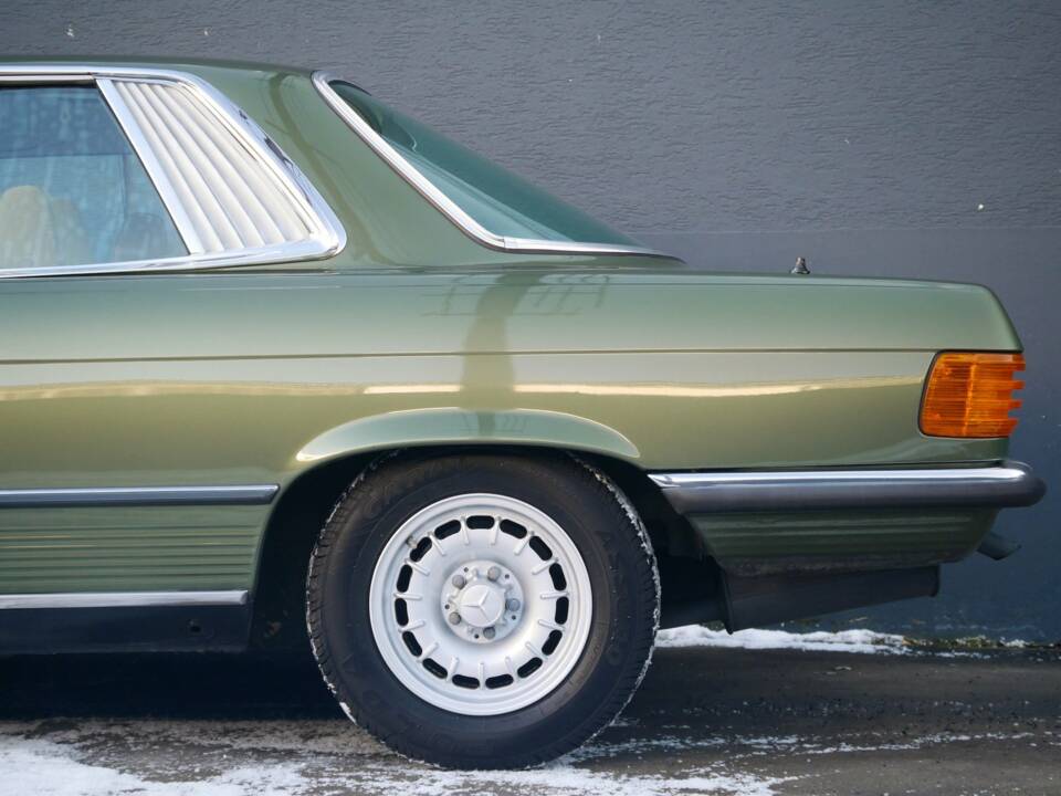 Afbeelding 17/41 van Mercedes-Benz 280 SLC (1977)
