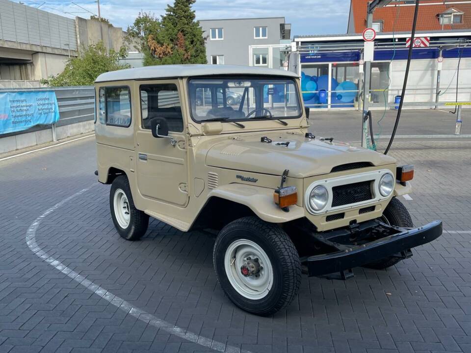 Bild 4/5 von Toyota Land Cruiser BJ 40 (1977)