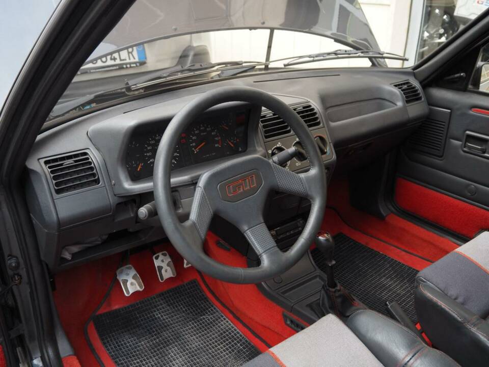 Afbeelding 4/50 van Peugeot 205 GTi 1.9 (1988)