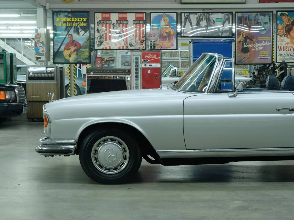 Image 4/50 of Mercedes-Benz 280 SE 3,5 (1970)