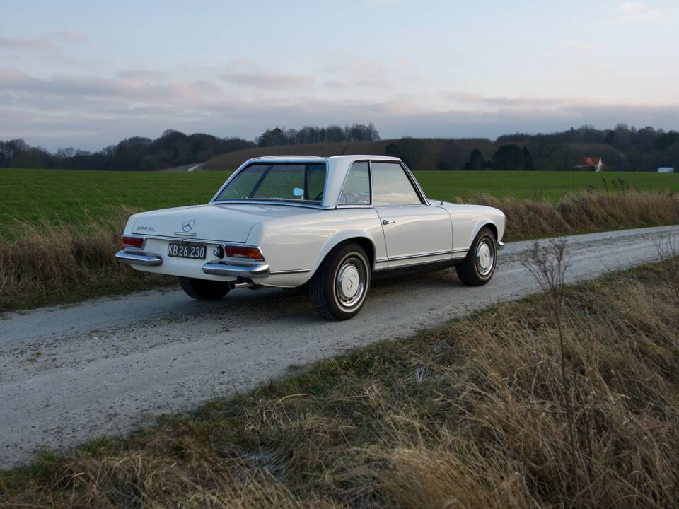 Image 8/20 of Mercedes-Benz 230 SL (1964)