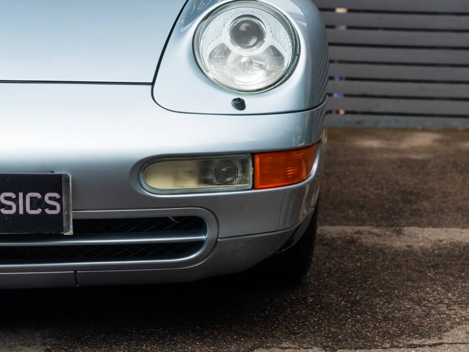 Image 18/60 of Porsche 911 Targa (1996)
