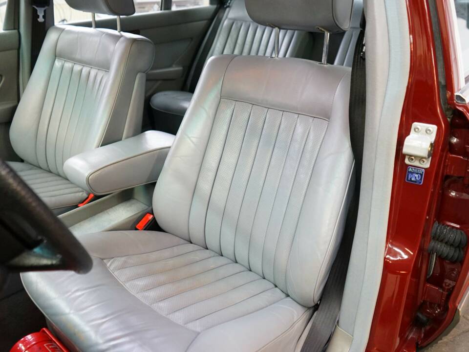 Immagine 34/42 di Mercedes-Benz 500 SEL (1982)