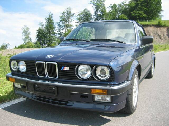Bild 42/50 von BMW 325i (1989)
