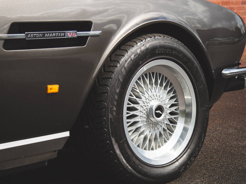 Bild 8/31 von Aston Martin V8 EFi Volante (1988)
