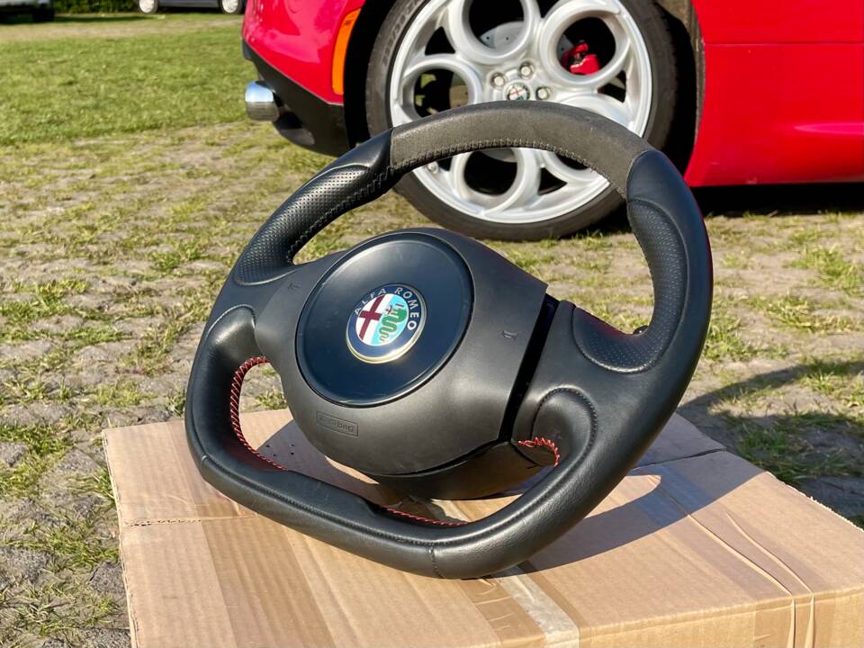 Image 14/18 of Alfa Romeo 4C (2015)