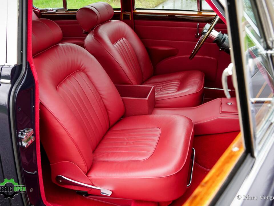 Image 13/42 of Jaguar Mk II 3.8 (1963)