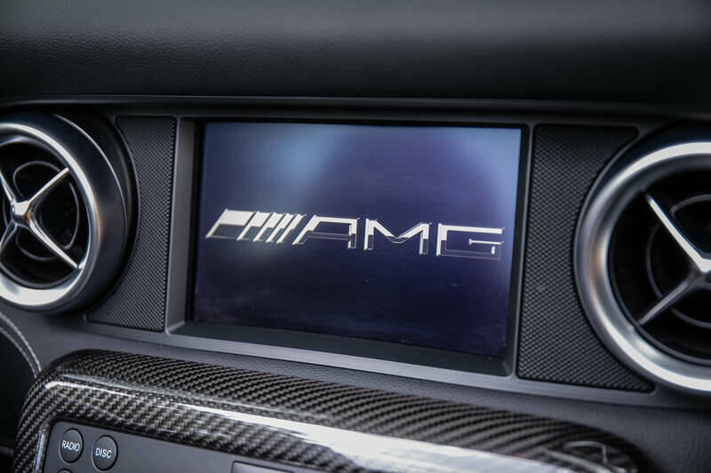 Image 26/50 of Mercedes-Benz SLS AMG Roadster (2014)