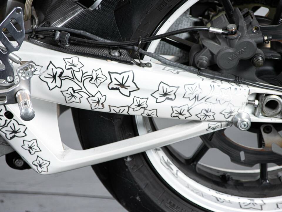 Image 13/50 of Yamaha DUMMY (2007)