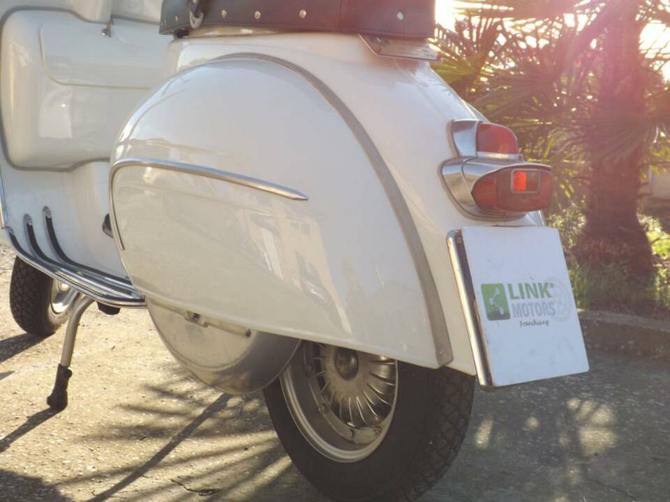Image 13/40 of Piaggio Vespa 160 GS (1964)