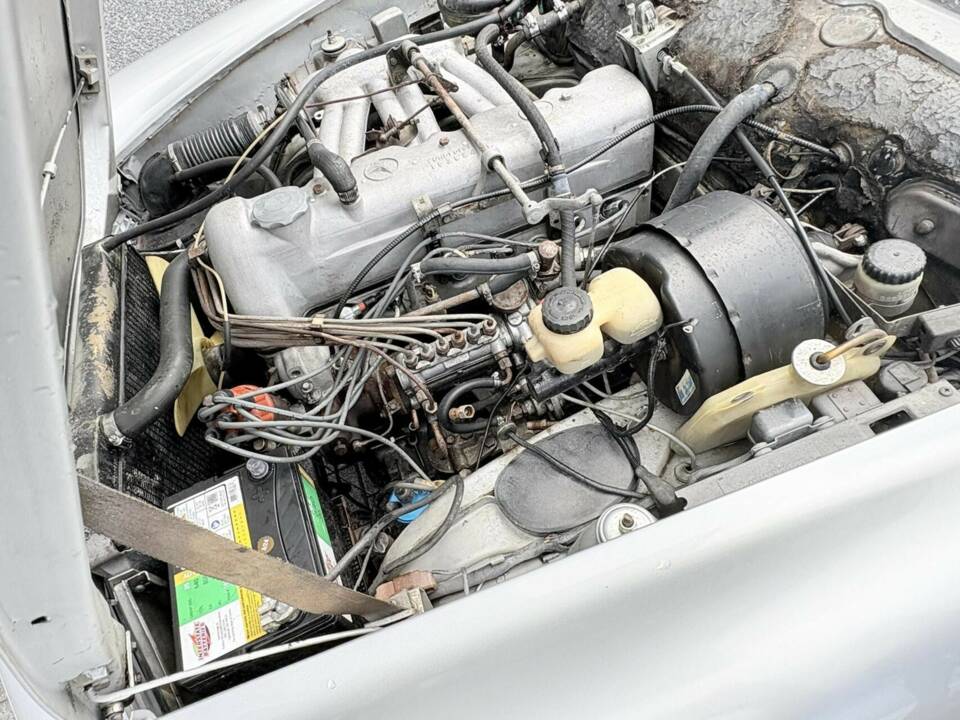 Image 38/50 of Mercedes-Benz 230 SL (1966)