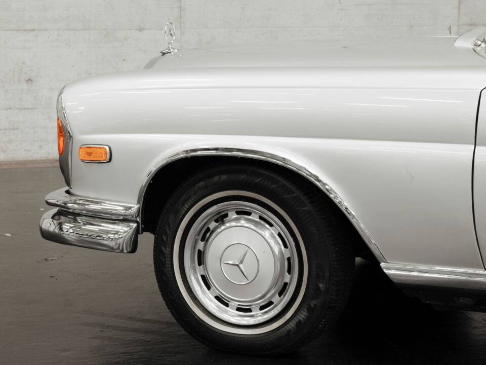 Image 15/48 of Mercedes-Benz 280 SE (1969)