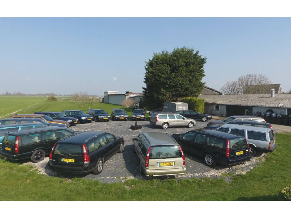 Bild 34/40 von Volvo V 70 2.4 (2004)