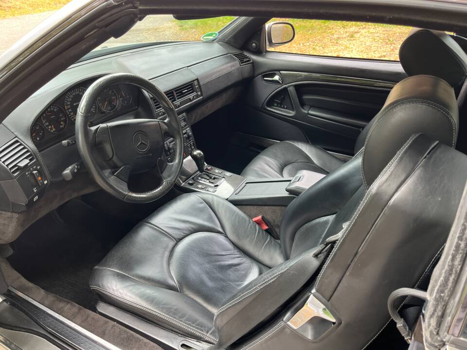 Image 14/21 of Mercedes-Benz SL 55 AMG (1999)