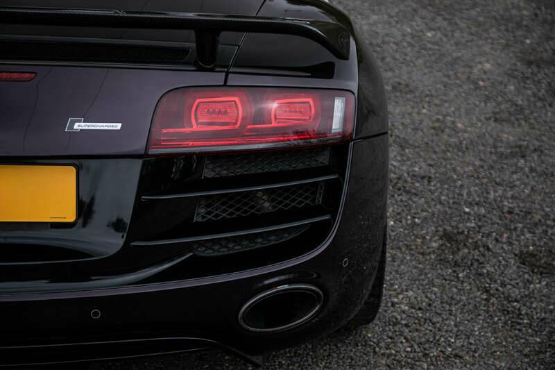 Immagine 27/35 di Audi R8 V10 Spyder (2011)