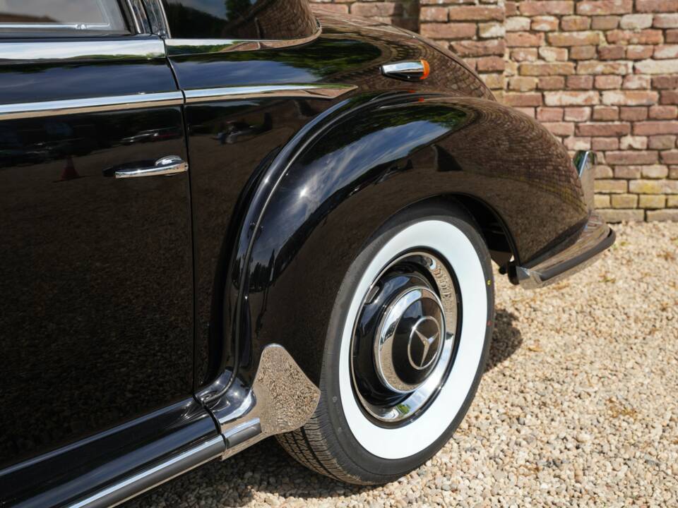 Image 32/50 of Mercedes-Benz 300 S (1953)