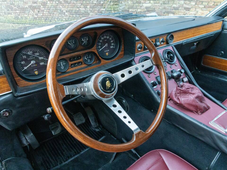 Afbeelding 47/50 van Lamborghini Espada 400 GT (1973)