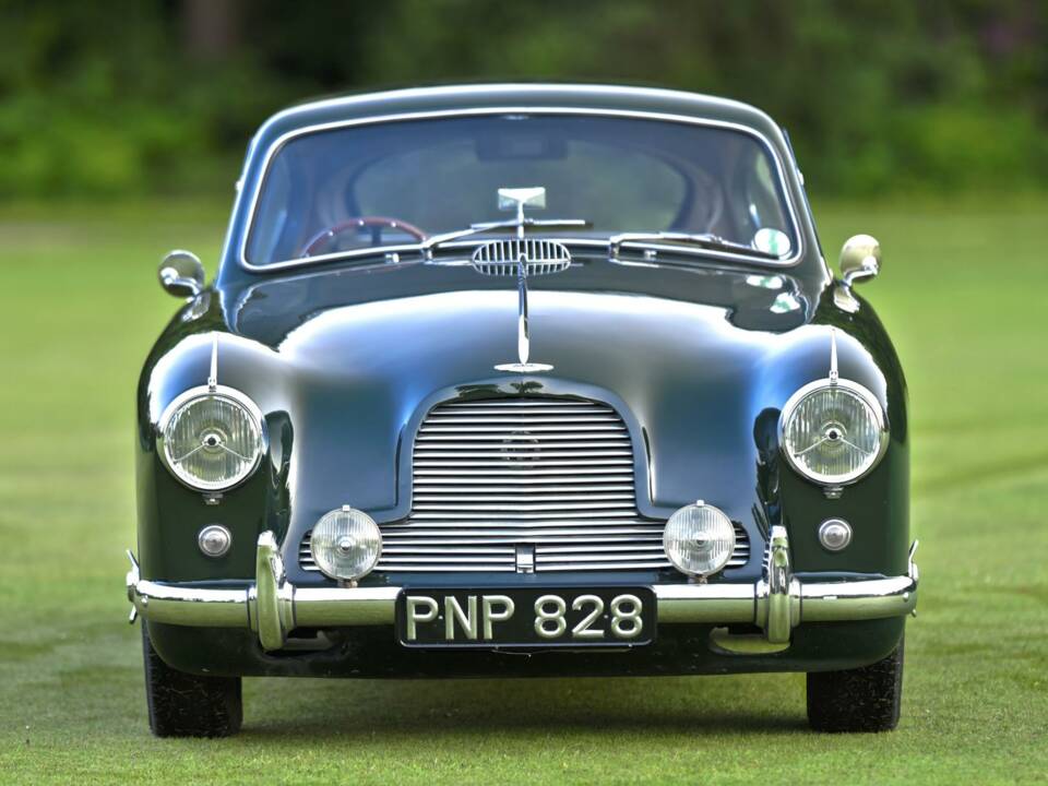 Image 4/50 de Aston Martin DB 2&#x2F;4 Mk II (1955)