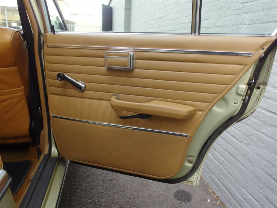 Image 76/95 de BMW 2500 (1977)