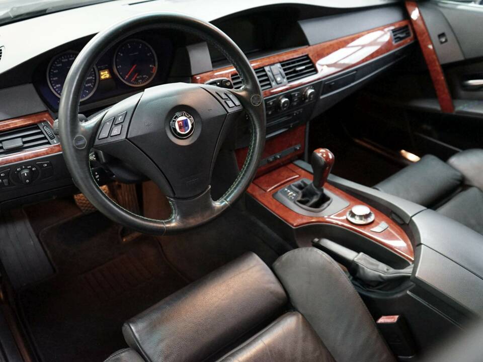 Image 35/45 of ALPINA B5 (2005)