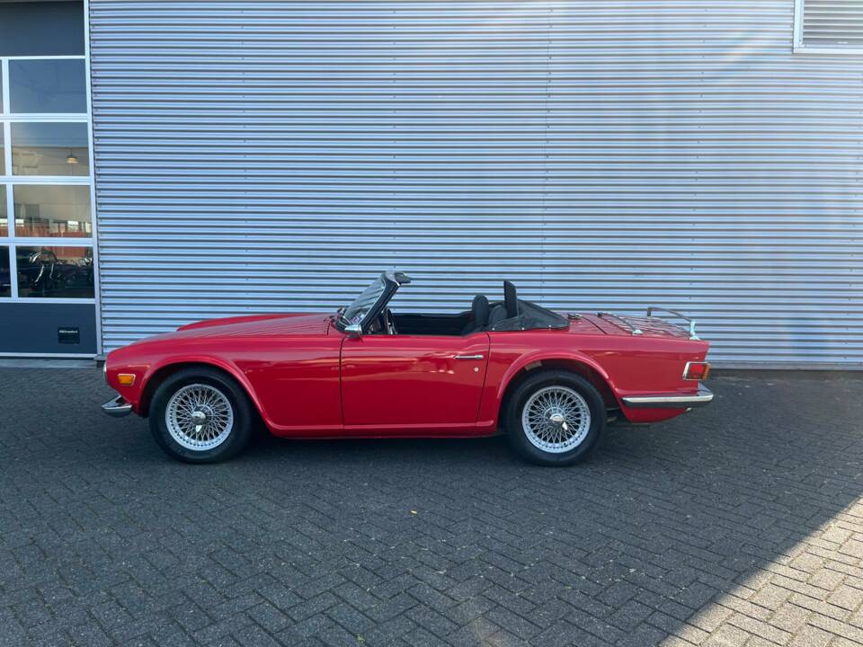 Image 8/8 of Triumph TR 6 (1971)