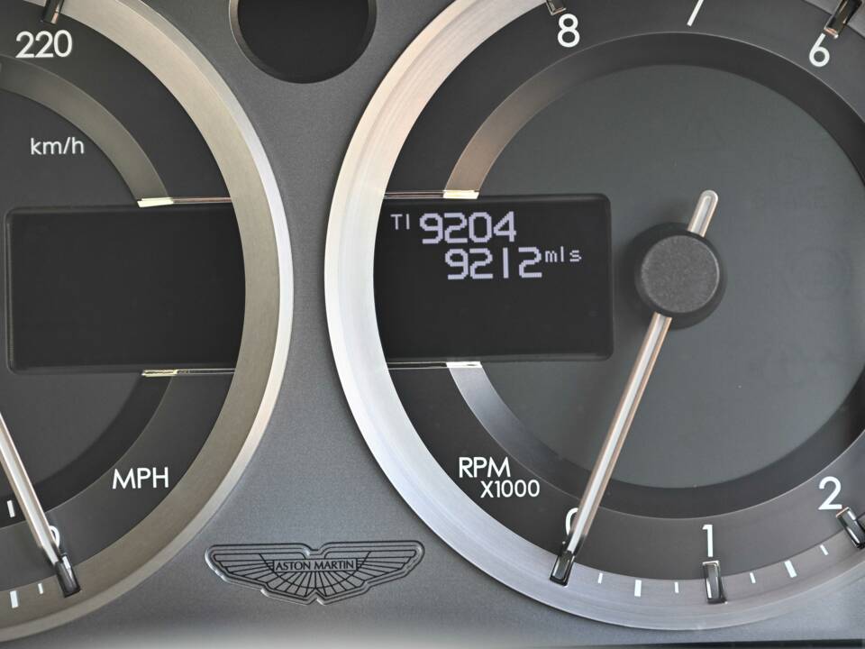 Bild 32/49 von Aston Martin DB 9 (2013)