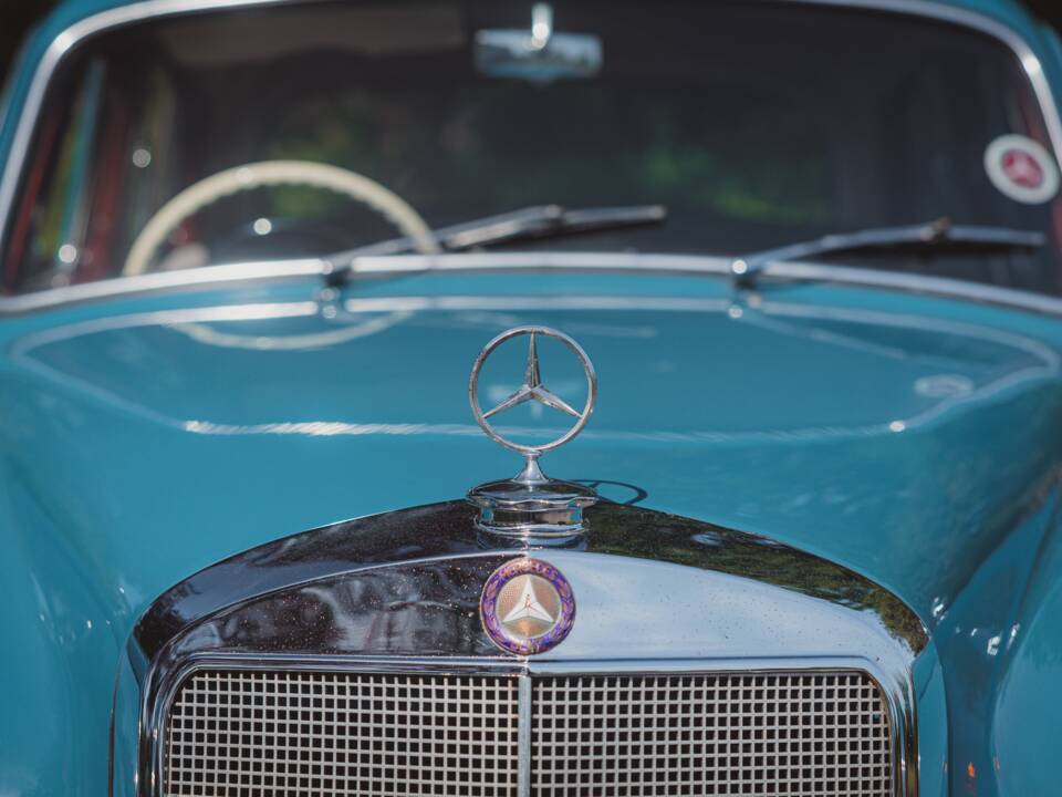 Image 12/50 of Mercedes-Benz 220 a (1956)