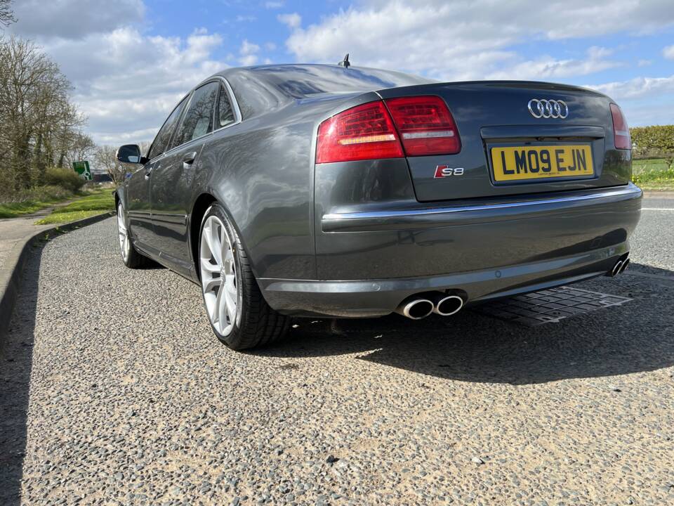 Bild 19/24 von Audi S8 V10 (2009)