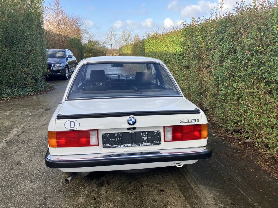 Image 5/20 of BMW 318i (1986)