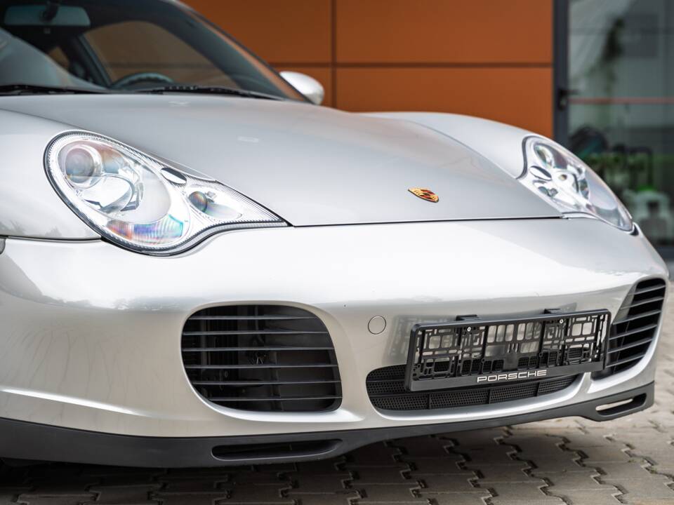 Afbeelding 33/73 van Porsche 911 Carrera 4S (2002)