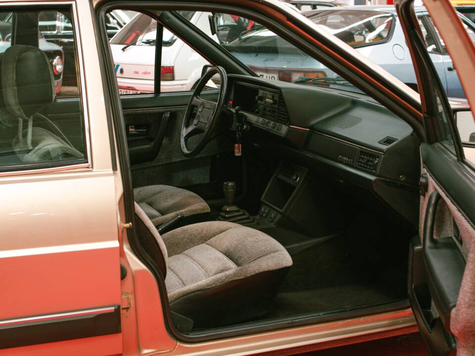 Afbeelding 14/37 van Volkswagen Passat 2.0 (1987)
