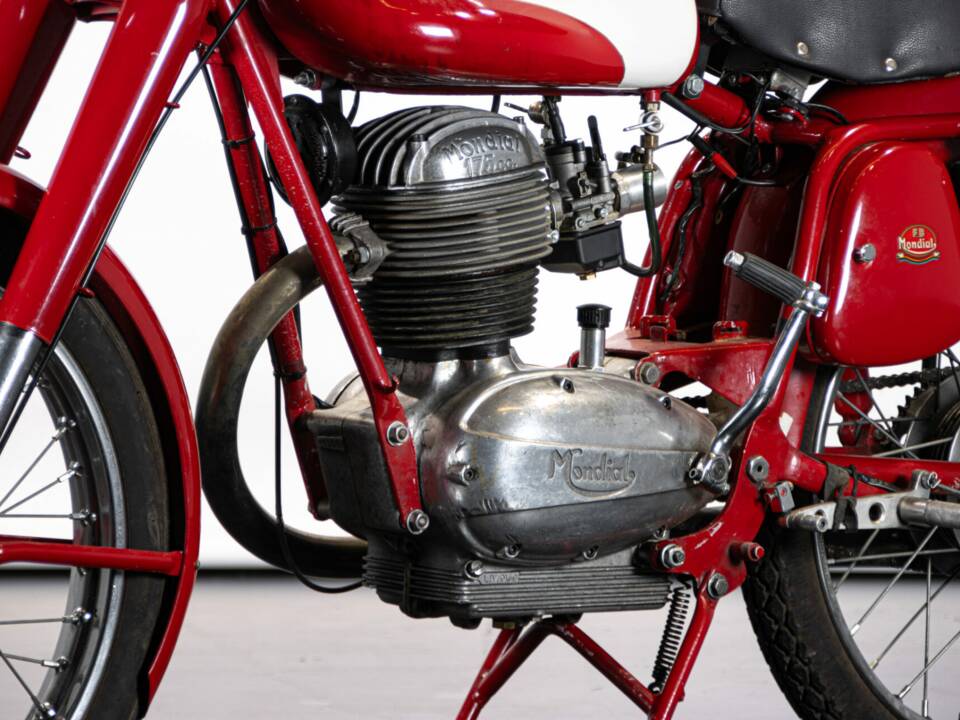 Bild 39/50 von Mondial 175 Turismo Veloce (1956)