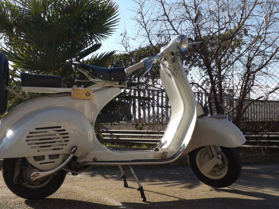 Imagen 44/50 de Piaggio Vespa 150 (1956)