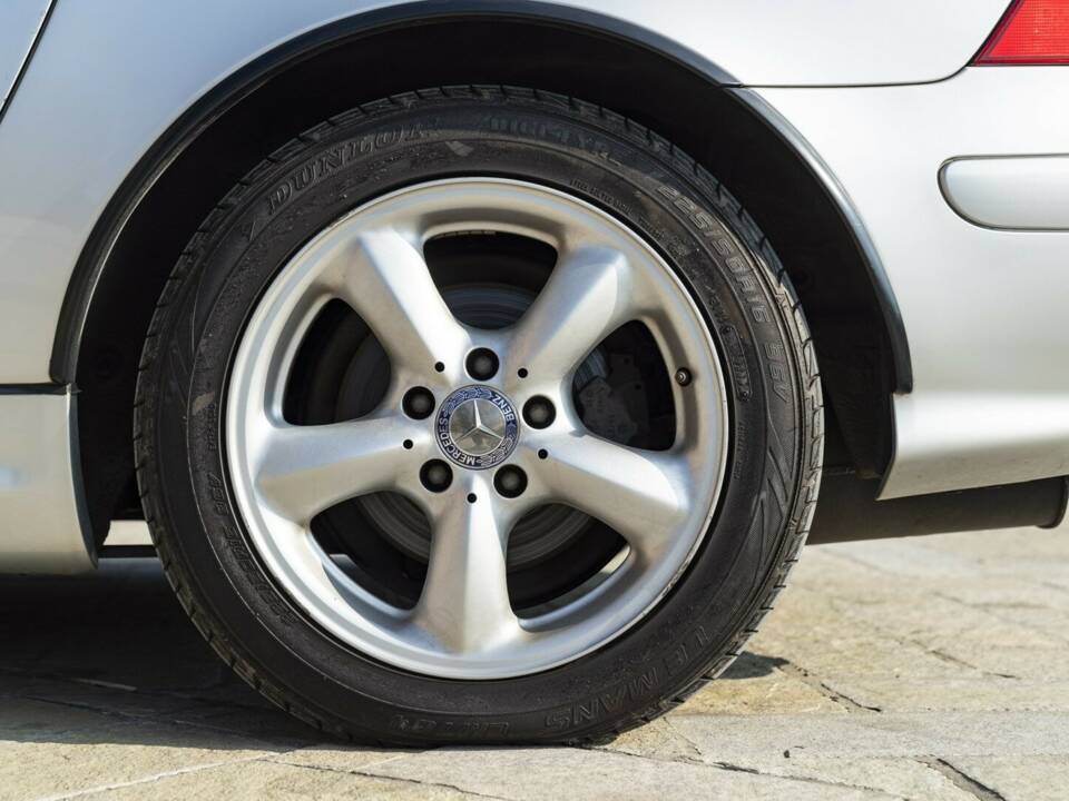 Image 14/50 de Mercedes-Benz SLK 320 (2001)