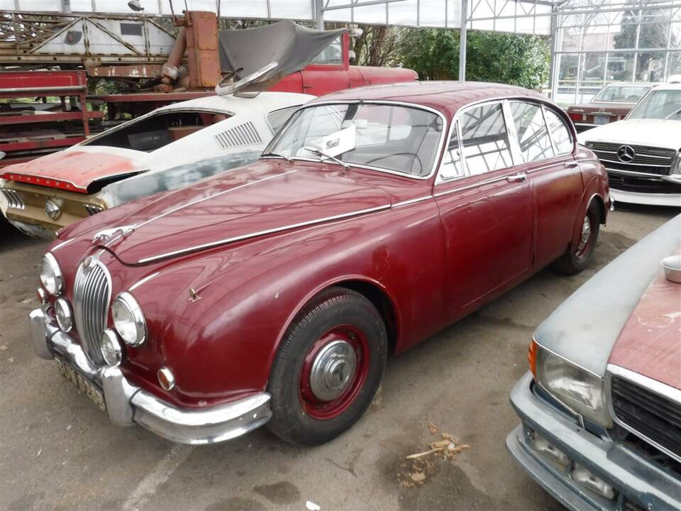 Image 8/31 of Jaguar Mk II 2.4 (1965)