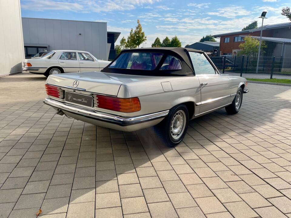 Image 4/23 de Mercedes-Benz 280 SL (1977)