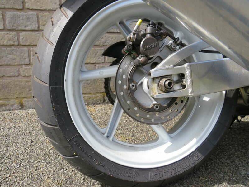 Image 33/41 de Honda CBR 900RR Fireblade (1993)