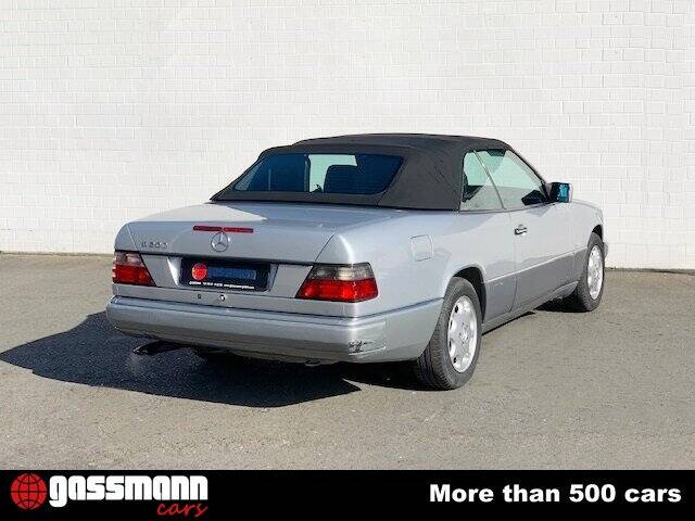 Image 6/15 de Mercedes-Benz E 200 (1995)