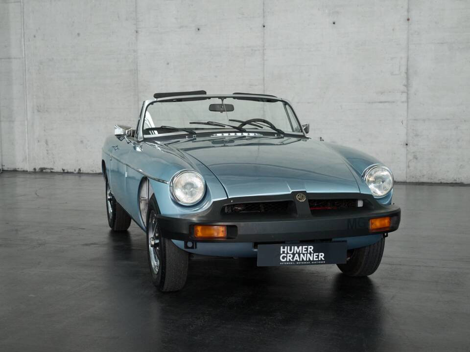 Image 20/50 of MG MGB (1976)