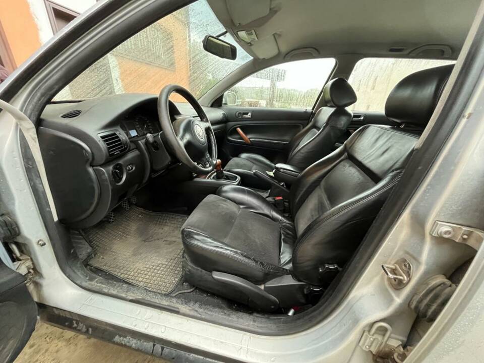 Image 15/20 de Volkswagen Passat Variant 1.9 TDI (1999)