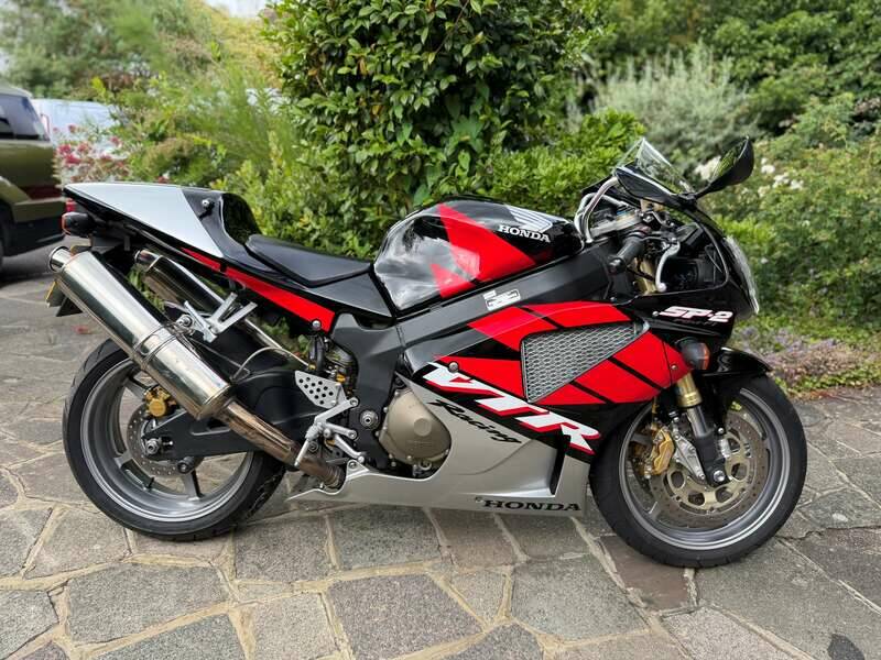 Immagine 1/40 di Honda VTR 1000 SP2 (2005)