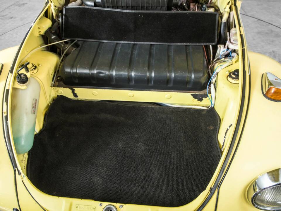Immagine 34/50 di Volkswagen Käfer 1302 (1971)