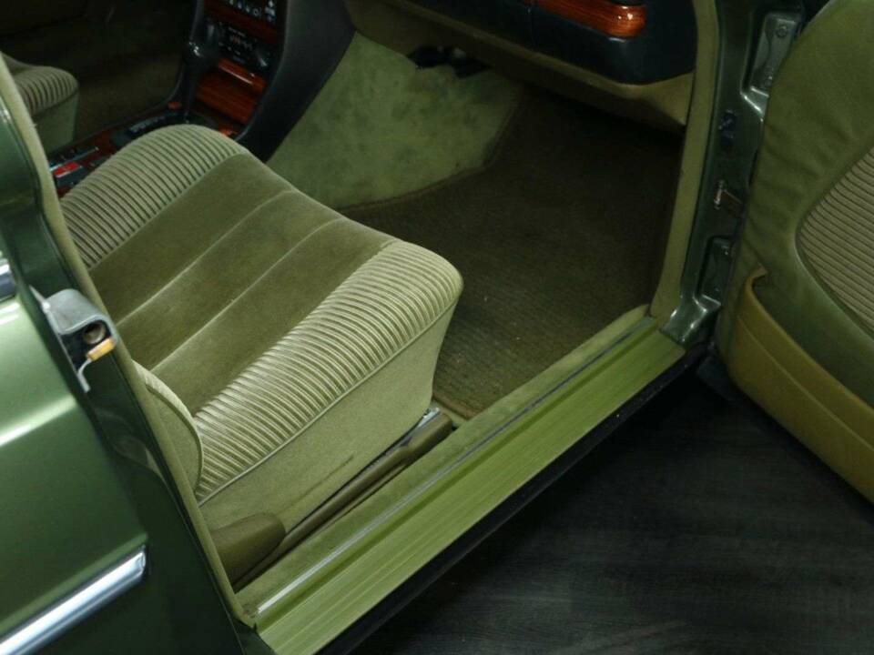Bild 33/50 von Mercedes-Benz 300 D (1981)