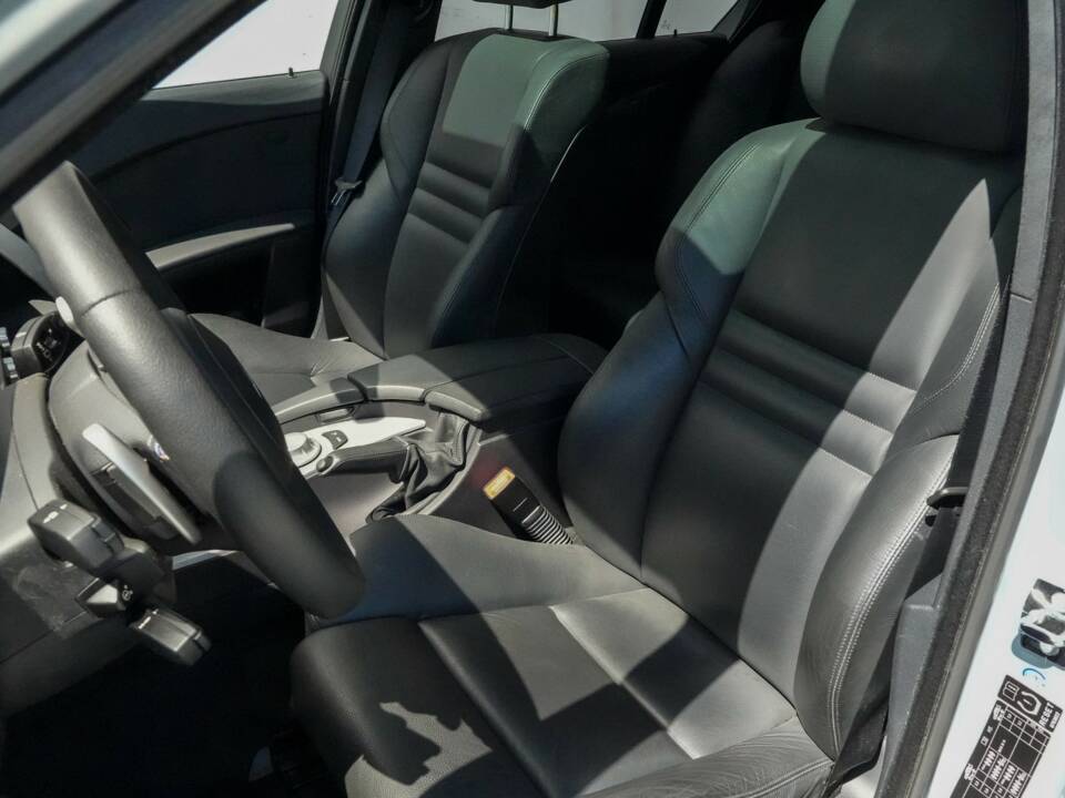 Bild 17/46 von BMW M5 (2005)