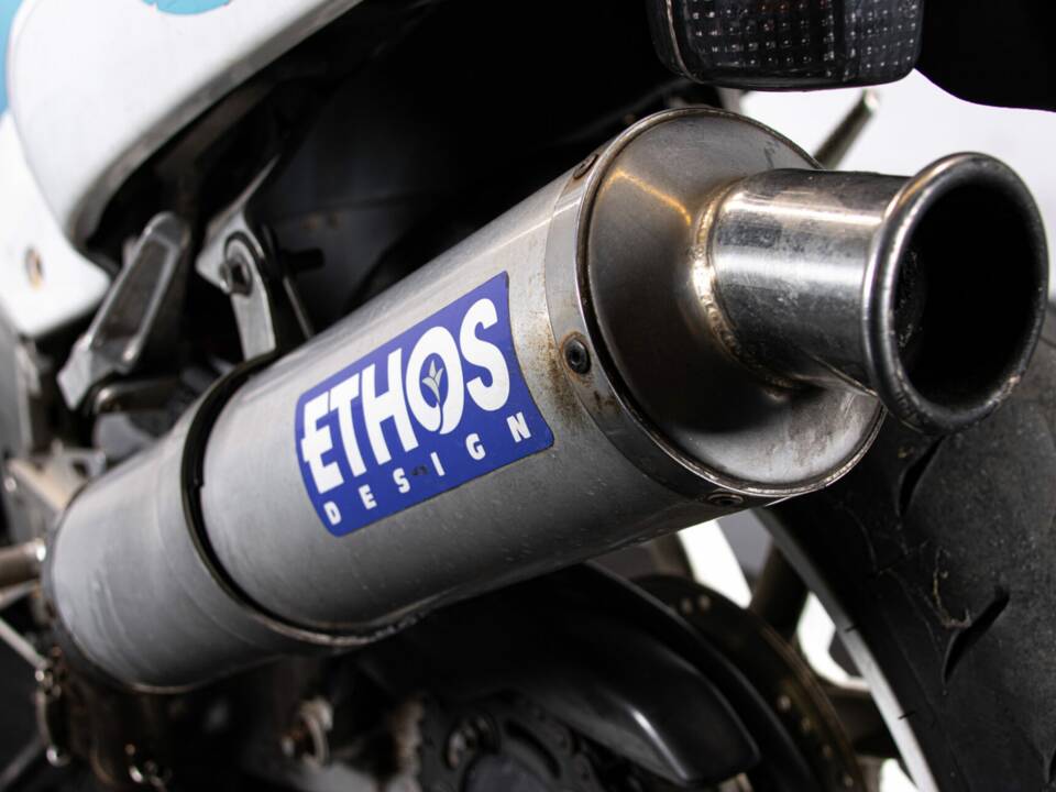 Immagine 43/45 di Honda VFR 400 R (1992)